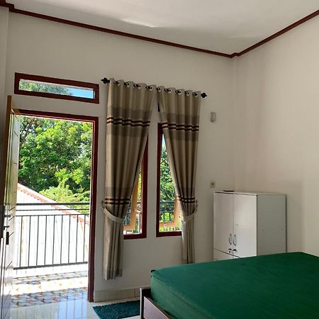 Bertus Guesthouse ลาบวนบาโจ ภายนอก รูปภาพ